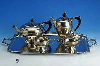 4-teiliges Kaffee- und Teeservice auf Tablett, MAPPIN & WEBB, England, Sheffield 1962 und 1957, 925er Silber, total ca. 4266 g, best. aus: ...