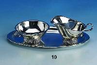 Sahnegießer und Zuckerschale auf Tablett, deutsch, Wilkens Bremen, 835er Silber, H 3.5 bzw. 5.5 cm, Tablett ca. 22 x 13 cm, zus. ca. 230 g
