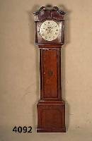 Standuhr, England, um 1830/40, klassisches EichengehÄuse mit Nußbaum- und Mahagonifurnier , profilierte Absetzungen, Front mit Einlege- arbeiten, ...