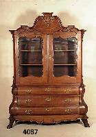 Vitrinenschrank, Holland, um 1860, Korpus Weichholz und Eiche massiv, Unterteil 3-fach geschwungen, ausgelegte TatzenfÜße, geschwung- ene ...