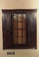 Jugendstilvitrine bzw. BÜcherschrank, deutsch, um 1910, Korpus Weichholz, Eiche massiv, Eichefurnier, glatte Form, auf Rahmen gearbei- tet, ...