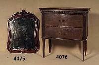 Kleine Beistellkommode, deutsch, um 1920, Eiche massiv, Eichefurnier, 2 SchÜbe, konische Beine, Deckplatte mit umlaufendem Zahnfries, ...