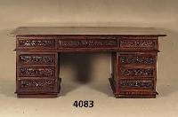 Schreibtisch, Holland/Kolonien, um 1910, Makassar massiv, sehr schÖnes Bild im Holz, Schubladen mit Flachschnitzereien, Schreib- tisch ist frei ...