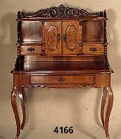 Damenschreibtisch, deutsch, um 1850/60, wohl Dresden, sogenanntes 2. Barock, mit star- ken Rokokoelementen, Korpus Weichholz, FÜße und Zierteile ...