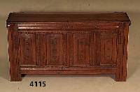 Stollentruhe, Westfalen, um 1790, Eiche mas- siv, Front mit 4 FÜllungen, mit Flachschnitz- ereien, Deckel leicht schrÄgstehend, ohne SchlÜssel, ...