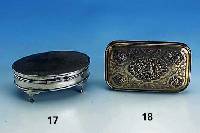 Brillenetui, Frankreich um 1860/80, 800er Silber, Meistermarke Giradot, Vorder- und RÜckseite 800er Silber verg. mit reichem erhabenem klass. ...