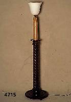 Stehlampe, GrÜnderzeit, in Form eines Ker- zenleuchters, Buche, nußbaumfarbig, mit Opa- linglasschirm, gedrehter Fuß, ca. 170 cm