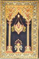 Ghom, Persien, ca. 50 Jahre, Wolle auf Baumwolle, ca. 110 x 76 cm, SchÄtzwert: 850.- EURO, Ehz: 2, sehr guter Zustand. Mit Paradies tor-Motiv.