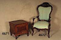 Stuhlesessel, England, um 1830/40, Louis- Philippe-Stil, Mahagoni z.T. massiv, aus dem Vollholz geschnitzte Muschel und Akanthus- blÄtter, ...