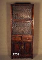 Vielzweckschrank, China, um 1900, nach dem Stil von 1770/80, Weichholz, Nußbaum und Linde , auf Nußbaum gebeizt, z.T. Barockstil, Ver- glasung ...