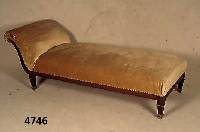 Kanapee, wohl Frankreich, um 1870/80, Weichholz, Mahagonifurnier, Bronzeappliken sekundÄr, Polster aus der Zeit, BezÜge 60er/70 er Jahre, ...