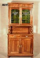 Aufsatzvielzweckschrank, deutsch, um 1900/05, auf Rahmen gearbeitet, Nußbaum massiv, Nußbaumfurnier, BalustersÄulen, original grÜne GlÄser ...