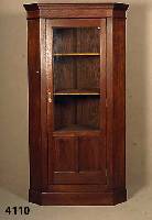 Eckschrank, deutsch, um 1900, Eiche massiv, TÜr auf Rahmen gearbeitet, Leisten getreppt, harmonischer Aufbau, TÜr verglast, EinlegebÖ- den ...