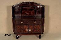 Anrichte, um 1920, ArtDeco, mit Aufsatz, Korpus Weichholz, Makasarfurnier, schÖnes lebhaftes Furnierbild, auf Rahmen gearbeitet, KugelfÜße, ...