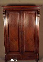 Schrank, deutsch, um 1880, GrÜnderzeit, Korpus Weichholz, Nußbaumfurnier, teilweise gespiegelt, auf Rahmen gearbeitet, seitlich gerillt, ...