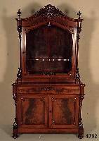 Aufsatzschrank, Holland, um 1860, Wilhelm III, Mahagoni, Pyramidenmahagoni gespiegelt, symetrisch, aufgesetzte SchlÜsselschilde, seitlich mit ...