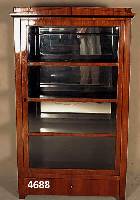 Biedermeierstilvitrine, mitteldeutsch, nach dem Vorbild von 1830, Korpus Weichholz, Kirschbaumfurnier, dies z.T. erneuert, all- seitig verglast, ...