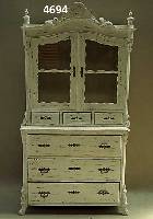 AufsatzmÖbel, deutsch, wohl um 1840/50, auf- gearbeitet, Weichholz, Ecken abgeschrÄgt, 2- teilig, Oberteil verglast, 3 Schubladen, aufgesetzte ...