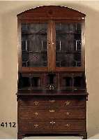 AufsatzsekretÄr, England, um 1820, George III, Eiche massiv, Oberteil mit versprossten GlastÜren, geschwungenes Kopfteil, Unterteil mit mehreren ...