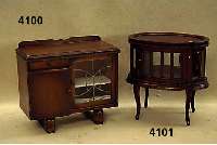 TeeschrÄnkchen, um 1920/30, Art Nouveau, Eiche massiv, Eichefurnier, unten mit gedrech- selten FÜßen, TÜr mit Bleiverglasung, wohn- fertig, ca. ...