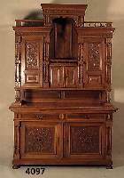 Aufsatzbuffet, sÜddeutsch/Österreich, um 1880 , Korpus Weichholz, Nußbaumfurnier, auf Rahmen gearbeitet, Inlets oben und unten mit schÖnen ...
