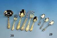 Besteck fÜr 12 Personen, 24 kt hartver- goldet, best. aus: 12 Menuemesser, 12 Menuegabeln, 12 MenuelÖffel, 12 Kuchengabeln, 12 KaffeelÖffeln, ...