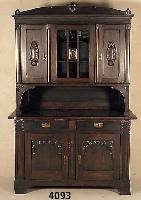Aufsatzschrank, deutsch, um 1900, Eiche massiv, Eichefurnier, Korpus Weichholz, Front auf Rahmen gearbeitet, aufgesetzte stiltypi- sche ...