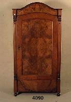 1-tÜriger Kleiderschrank, deutsch, um 1880, GrÜnderzeit, Korpus Weichholz, Wurzelnußfur- nier, gespiegelt, geschwungenes Kopfteil, aufgesetzte ...