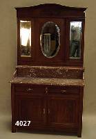 Frisierkommode, Frankreich, um 1920, ArtDeco , Eiche massiv, leichte dezent florale Schnitzerei, drei facettierte Spiegelt, zwei klappbar, MÖbel ...