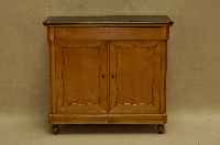 SchrÄnkchen, deutsch, um 1880, Eiche und Kirschbaum massiv, 2 TÜren mit geschwungenem Rahmenmuster, eine Blendschublade im Kopfteil, Deckplatte ...