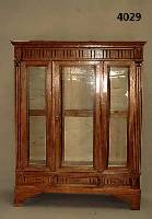 Vitrine, wohl deutsch, um 1890, Eiche massiv , 3 GlaseinsÄtze in den TÜren, EinlegebÖden kÖnnten ergÄnzt werden, 1 Teil in der RÜck- wand ...