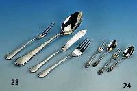 Fischbesteck fÜr 6 Personen, deutsch um 1923, 800er Silber, best. aus: 6 Messer und 6 Gabeln, 4 Vorlegegabeln und 1 gr. Vor- legelÖffel, ...