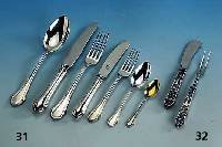 51-teiliges Besteck, Wilkens Bremen um 1900, 800er Silber, reiner Jugendstil, 7 Messer (Griffe gefÜllt, Klingen Stahl), 7 Gabeln, 7 LÖffel, 6 ...