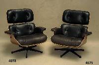 Lounge Chair, deutsch, Entwurf 1956, Aus- fÜhrung 1970/75, einer der bekanntesten Ent- wÜrfe von Charles und Ray Eames, bestehend aus drei ...