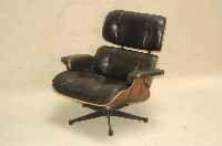 Lounge Chair, deutsch, Entwurf 1956, Aus- fÜhrung 1970/75, einer der bekanntesten Ent- wÜrfe von Charles und Ray Eames, bestehend aus drei ...