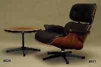 Lounge Chair, deutsch, Entwurf 1956, Aus- fÜhrung 1970/75, einer der bekanntesten Ent- wÜrfe von Charles und Ray Eames, bestehend aus drei ...