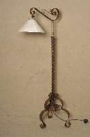 Stehlampe, Frankreich, um 1940, Schmiede- eisen, gold gefaßt, weißer Oplinglasschirm, dieser verstellbar, selten im Angebot, H. ca. 168 cm, D. ...