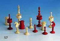 Schachfiguren, deutsch um 1860, Elfenbein, 1 Partie rot eingefÄrbt, Drechselarbeit, Gebr.-Spuren bzw. besch.