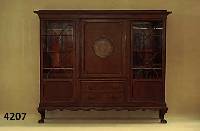 BÜcher- bzw. Vielzweckschrank, deutsch, um 1910/15, Korpus Eiche massiv, Eiche- und Mahagonifurnier, in klarer und einfacher Weise angeordnet, ...
