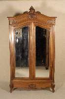 Ankleideschrank, Haute Savoye Frankreich, um 1880, im Stil Louis XV , Korpus Weichholz, Nußbaum massiv, eingelassene Schublade im Fuß, ...