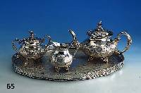Teeservice, Sheffield um 1900/10, plated, best. aus: Tablett, Teekanne, Sahnegießer und Zuckerdose, feiner Guß, qualitÄtvolle Ausf., klass. ...