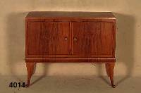 Anrichte, deutsch, um 1928/30, ArtDeco, Korpus Weichholz/Hartholz, Verarbeitung von bester QualitÄt, Wurzelnuß bzw. Wurzelnuß- furnier, z.T. ...