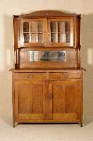 Aufsatzschrank, deutsch, um 1910, Jugendstil , Korpus Eiche und Weichholz, auf Rahmen ge- arbeitet, Oberteil mit facettiertem Glas, schlichtes ...