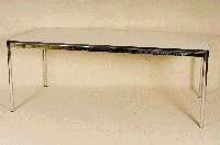 USM-Haller Tisch, Entwurf 1960/65, Stahl- rohrkonstruktion, Tischplatte Kunstharz perl- grau, mit Gebrauchsspuren, bedeutendes StÜck des ...