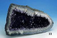 Amethyst-Druse, ca. 15.5 kg, H ca. 38 cm, Schnittstelle geschliffen und poliert