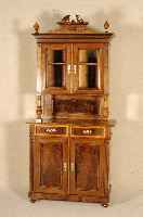 AufsatzmÖbel, deutsch, um 1890/1900, sogenanntes GrÜnderzeitmÖbel, Korpus Weichholz , z.T. auf Rahmen gearbeitet, 3-teilig, Nußbaum- bzw. ...