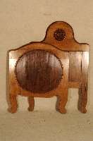Kinderbett, deutsch, um 1870/80, Korpus Weichholz, Nußbaum massiv, Wurzelnußfurnier gespiegelt, kleinere Schwundrisse, aufgesetzte Schnitzerei ...