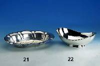 Anbietschale, deutsch um 1900, 800er Silber, Hammerschlagverzierung, ca. 45 x 30 x 21 cm, ca. 315 g