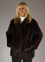SAGA-MINK Dunkelbraune Nerzjacke, Gr. 46, Innenfutter dunkelbraune Seide, 2 Einschub- taschen, gerade Form, RÜckenl. ca. 67 cm