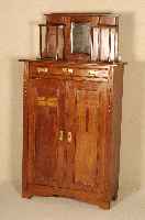 Vertiko, deutsch, um 1880, strenger Jugendstil, Korpus Weichholz, Nußbaumfurnier, TÜrfÜllungen mit sparsamen Flachschnitzereien aus dem ...